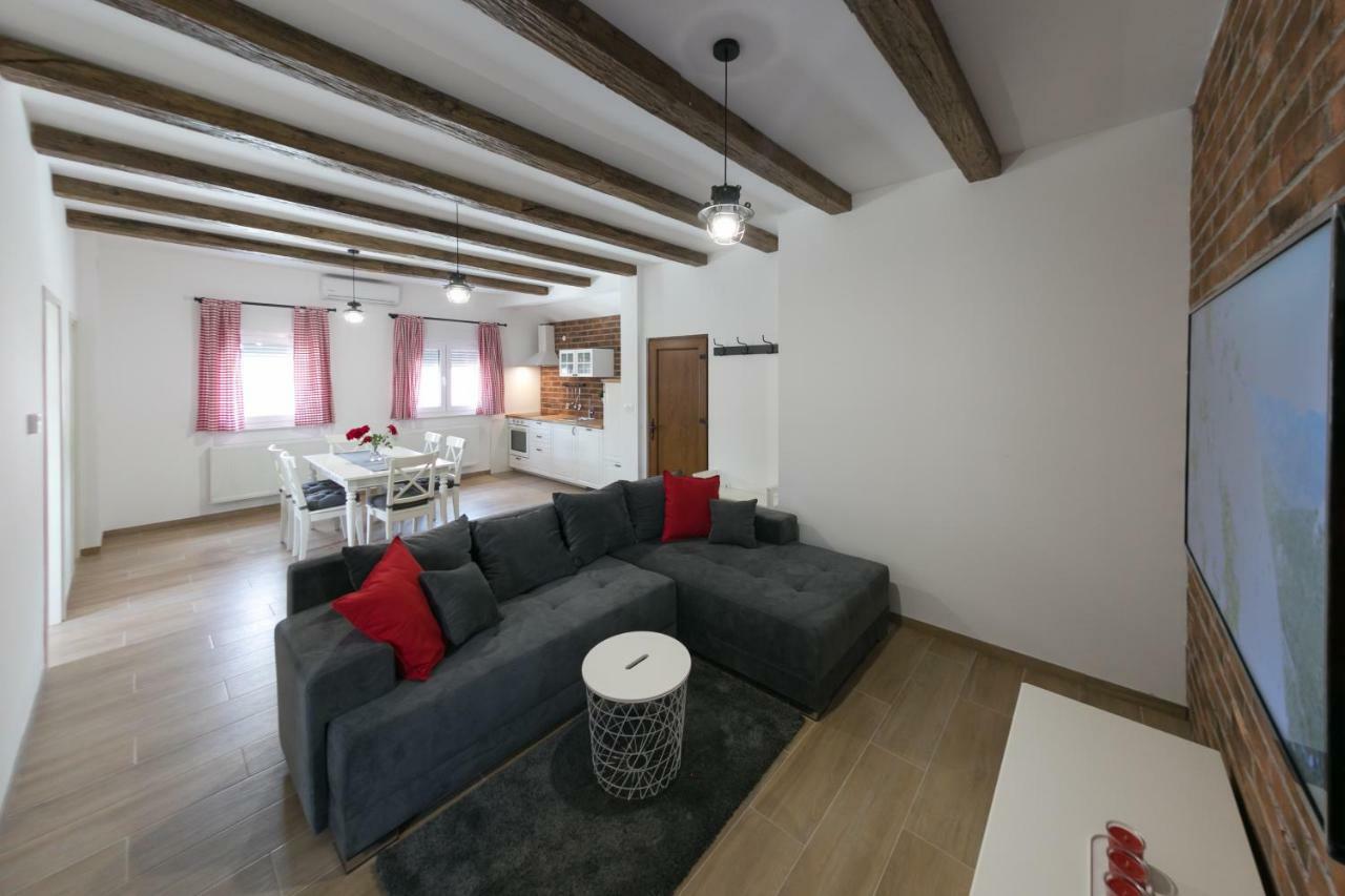 House Smolcic Apartment Otocac Ngoại thất bức ảnh